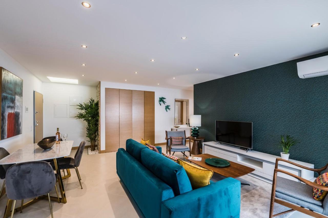 Coolhouses Lagos, 2 Bed Stylish City Flat, Rooftop Shared Pool, Clayheart Экстерьер фото