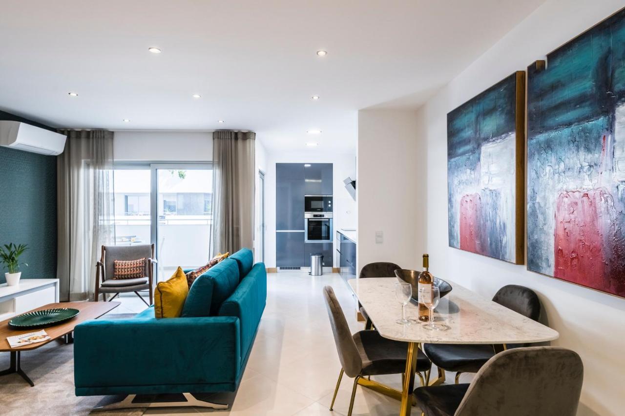 Coolhouses Lagos, 2 Bed Stylish City Flat, Rooftop Shared Pool, Clayheart Экстерьер фото
