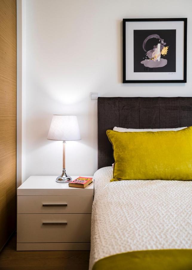 Coolhouses Lagos, 2 Bed Stylish City Flat, Rooftop Shared Pool, Clayheart Экстерьер фото