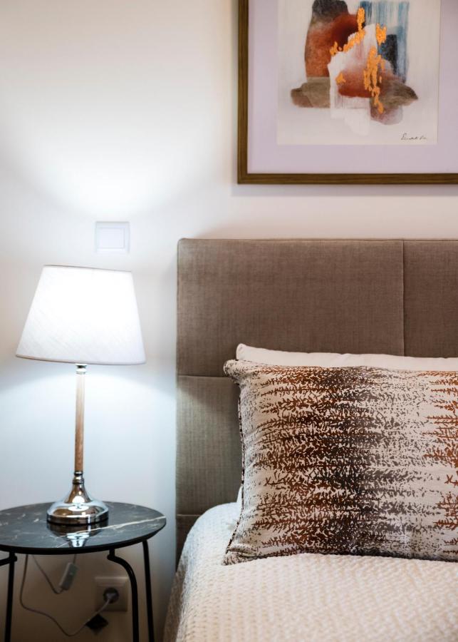 Coolhouses Lagos, 2 Bed Stylish City Flat, Rooftop Shared Pool, Clayheart Экстерьер фото